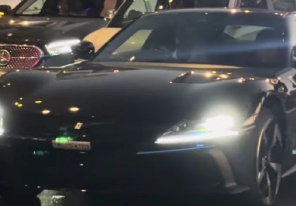 Hardik Pandya Ferrari stopped by Mumbai Police during routine checking