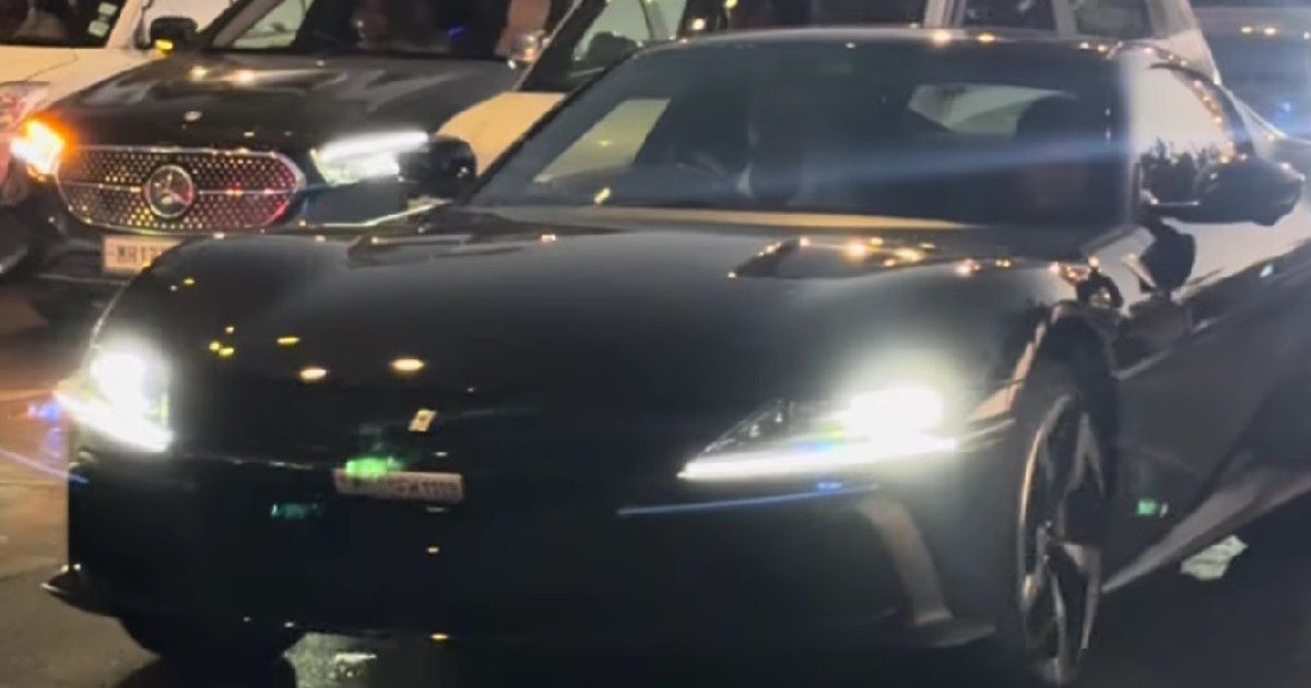 Hardik Pandya Ferrari stopped by Mumbai Police during routine checking