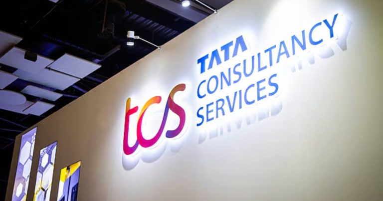TCS Amadeus partnership airline retailing digital transformation aviation technology concept